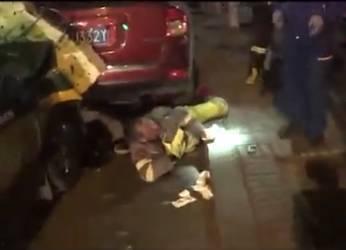 老大爷吃瓜群众视频播放,老大爷吃瓜群众视频走红网络