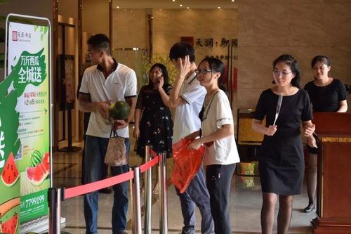 大早晨吃瓜群众,吃瓜群众的日常趣事